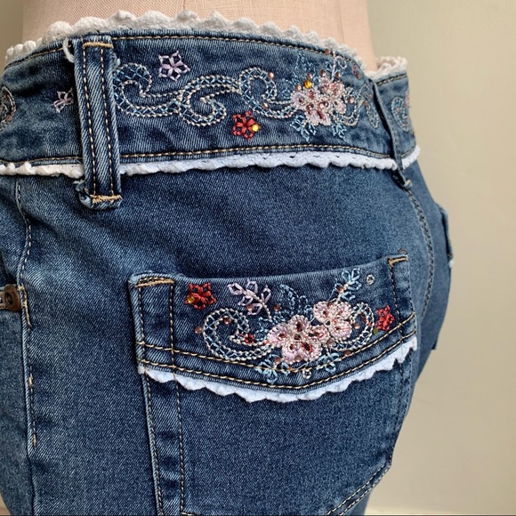 Embroidered Floral Jeans - Picture 3 of 11